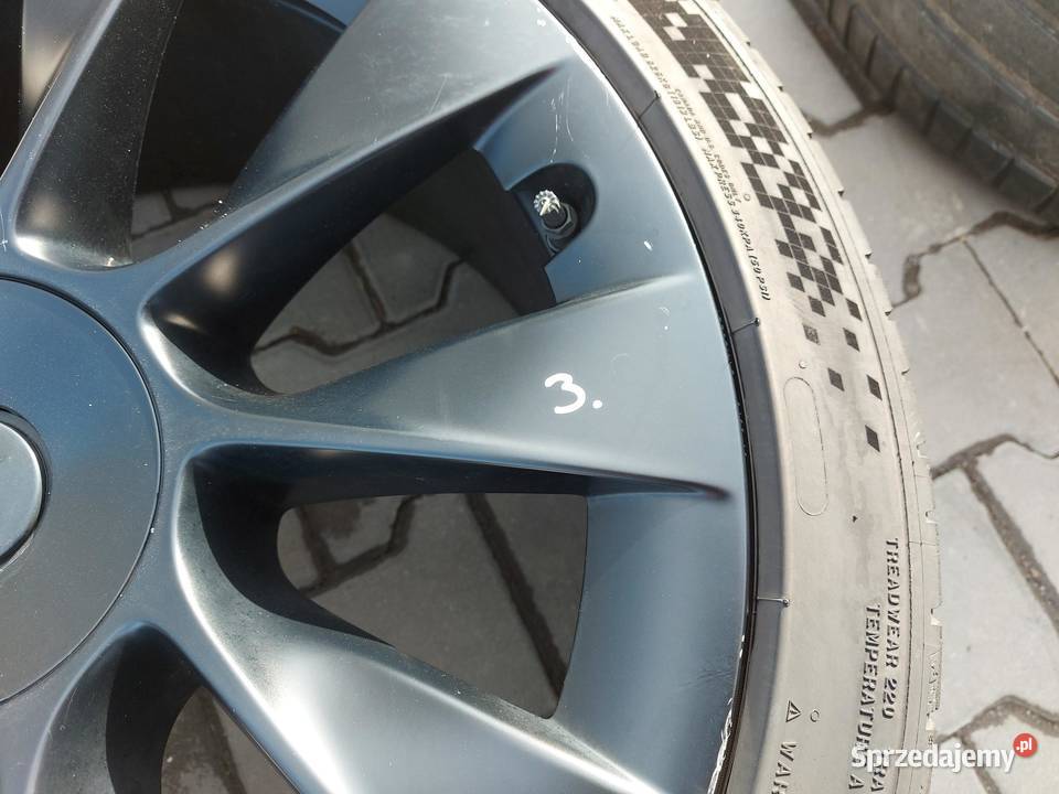 TESLA MODEL Y 2022r FELGA KOŁO OPONA MICHELIN 20