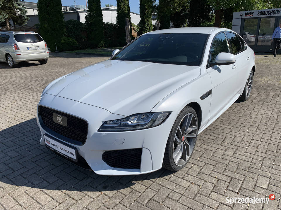 Jaguar XF 20 300 2019 Benzyna biały Kraków