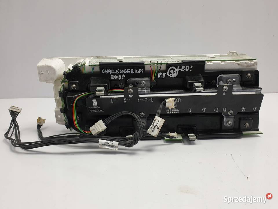 LAMPA prawa Dodge Challenger 15 TYLNA PRAWY TYŁ Rudka