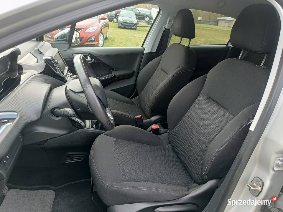 Peugeot 208 12 benzyna 208