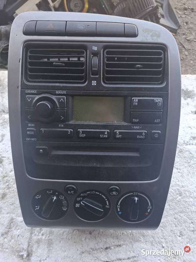 Panel Środkowy Radio Klimatyzacja Toyota Avensis