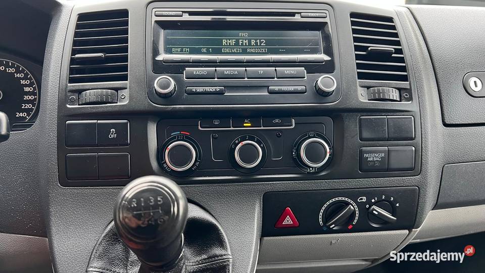 Transporter 9 osobowy lift 2000cm3 Transporter