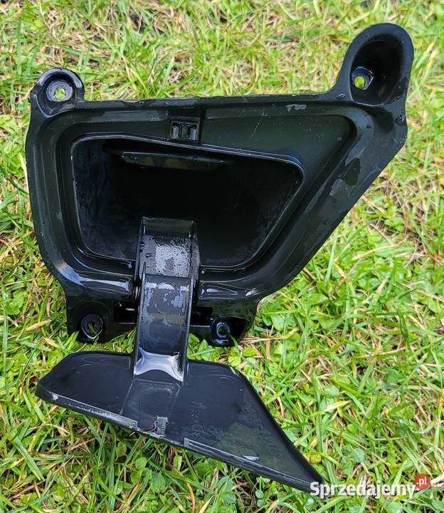 SCHOWEK OSŁONA SUZUKI BURGMAN K3K6 250400 Piła sprzedam