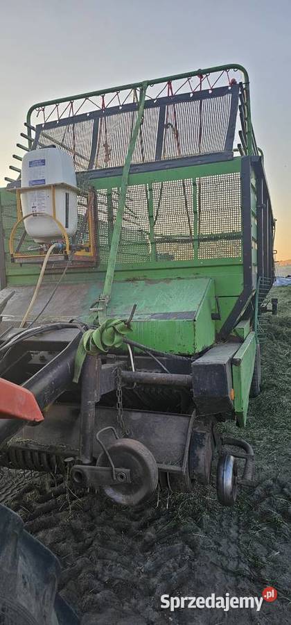 Przyczepa samozbierajaca Deutz Fahr K560 Przyczepy rolnicze Złoczew