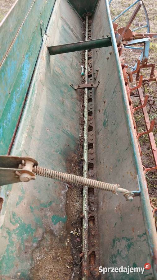Siewnik konny do Ursus C330 nieuszkodzony Tyble