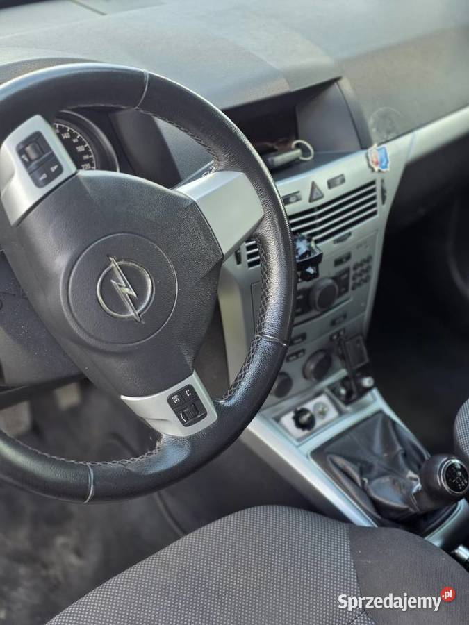Opel Astra 2010 sprowadzony sprzedam