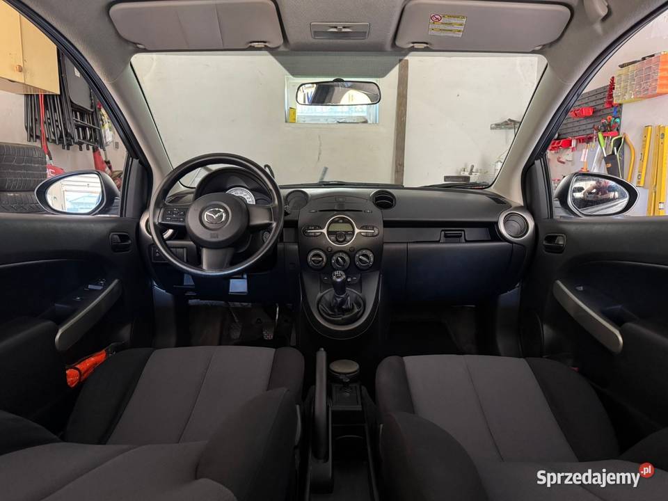 Mazda 2 manualna Police
