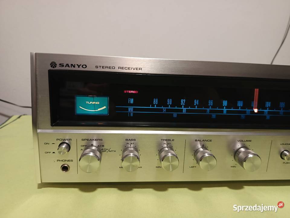 Amplituner SANYO DCX 2000L Amplitunery