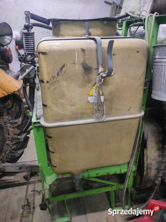 Opryskiwacz sadowniczy zawieszany Urzędów