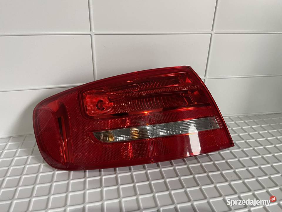 AUDI A4 LEWA LAMPA TYŁ SEDAN Ostroróg