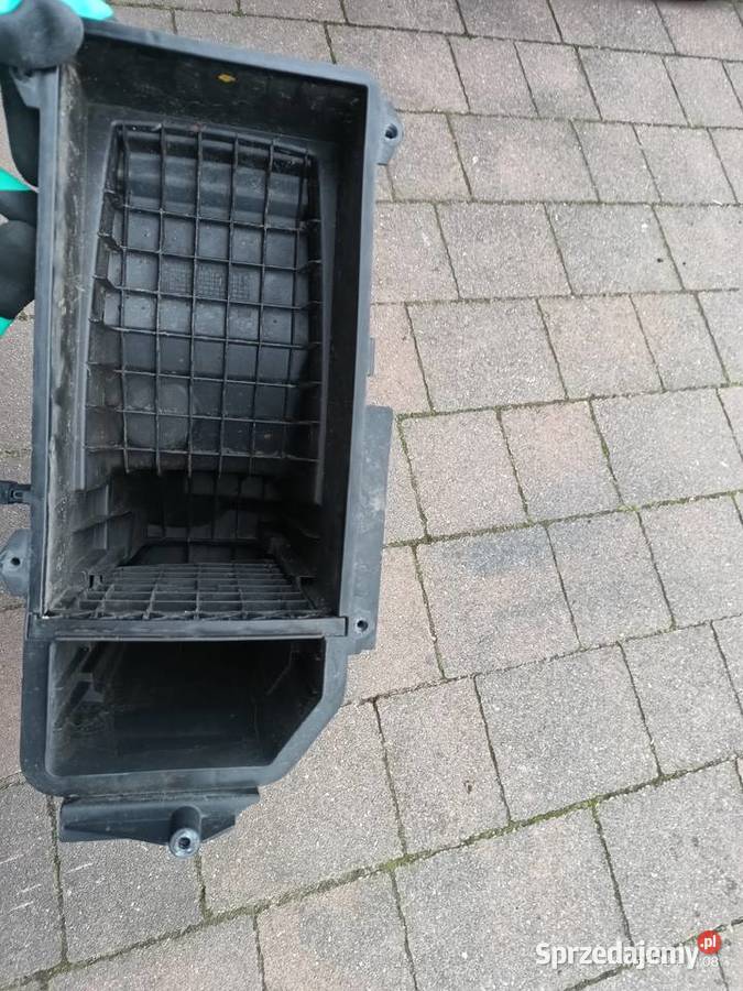 Citroen C5 C6 Peugeot 406 filtr powietrza dolna Słupca