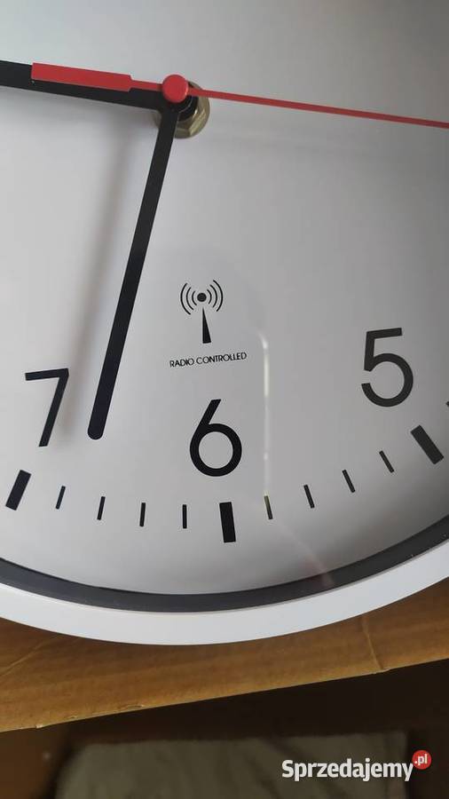 Zegar ścienny sterowany radiowo Gołowierzchy