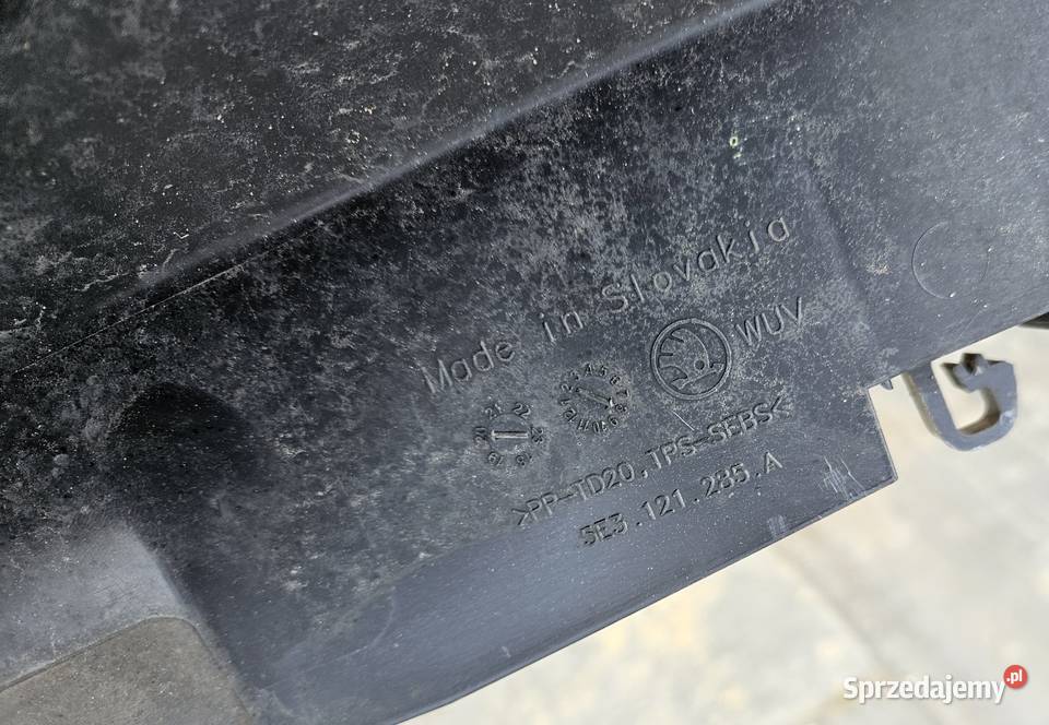 SKODA OCTAVIA IV 4 KIEROWNICA POWIETRZA WLOT osobowe Międzychód