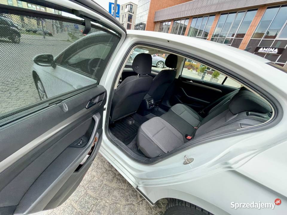 Passat B8 Sedan Biały Salon Polska Niski Kielce sprzedam