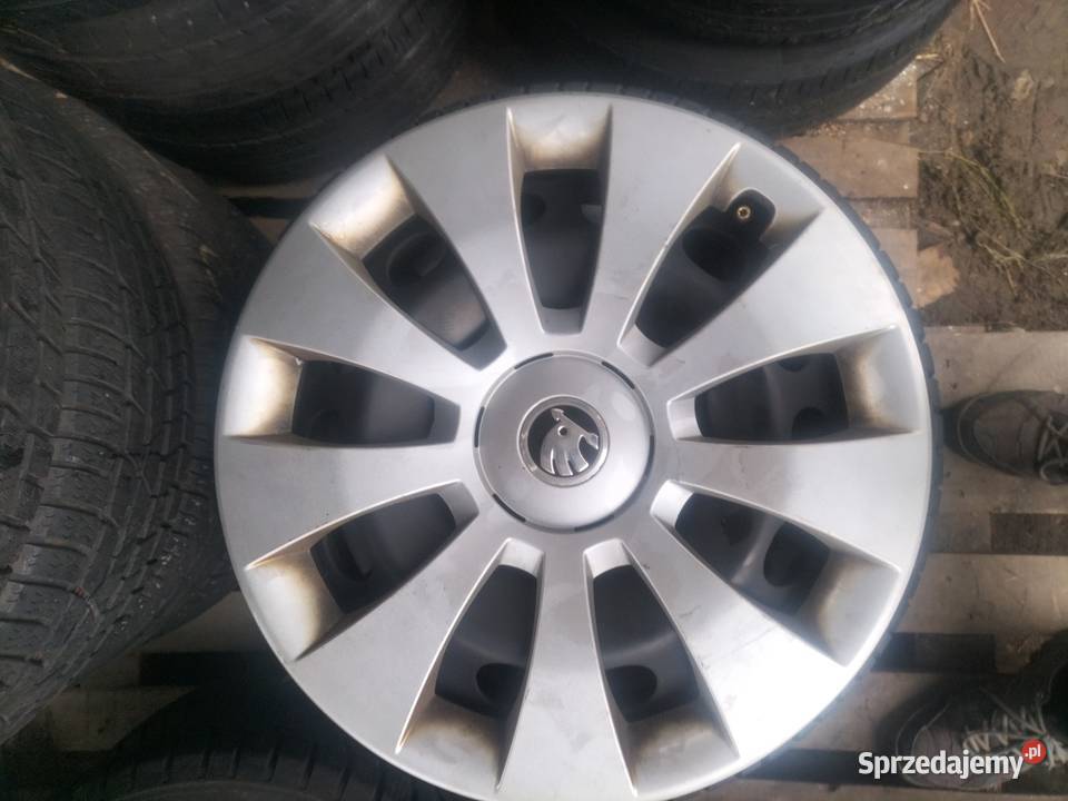 Felgi z kołpakami Skoda 16 5x112 Średnica 16" Gdańsk sprzedam