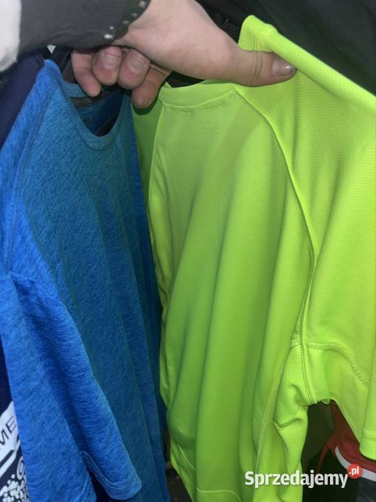 Odzież używana sortowana na różne kategorie Turek