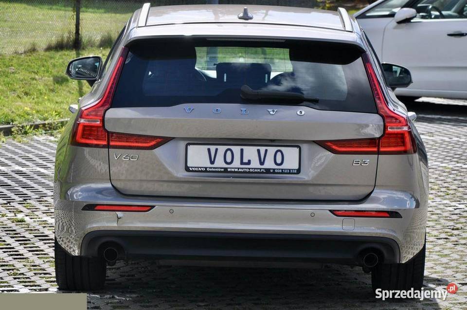Volvo V60 B3 B Geartronic Momentum 163 2021r Goleniów