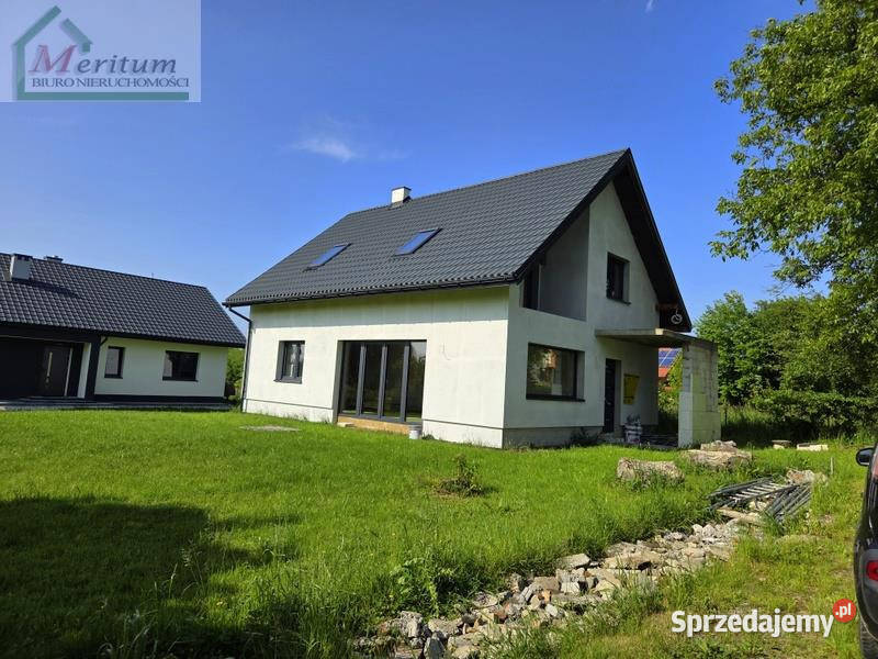 sprzedaży domu wolnostojącego Krosno sprzedam