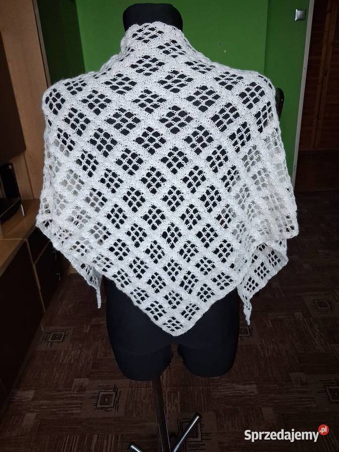 Ażurowa chusta