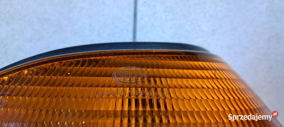 Lampa tylna prawa 1H6945112A VW Golf III 3 Hella Luzino