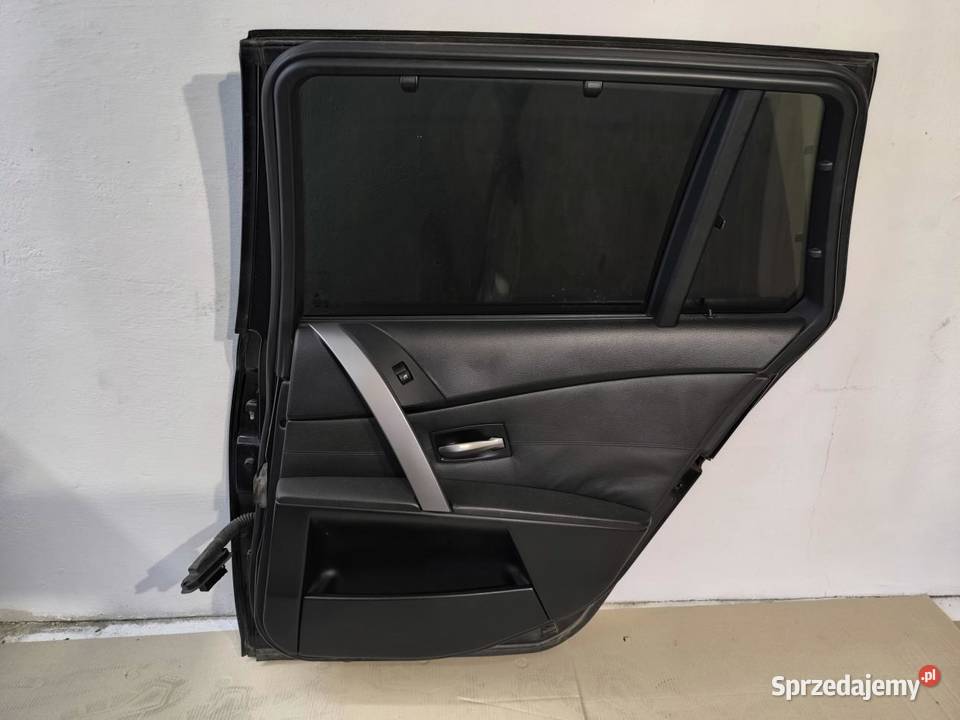 DRZWI KOMPLETNE PRAWY TYŁ 668 BMW E61 Drzwi sprzedam