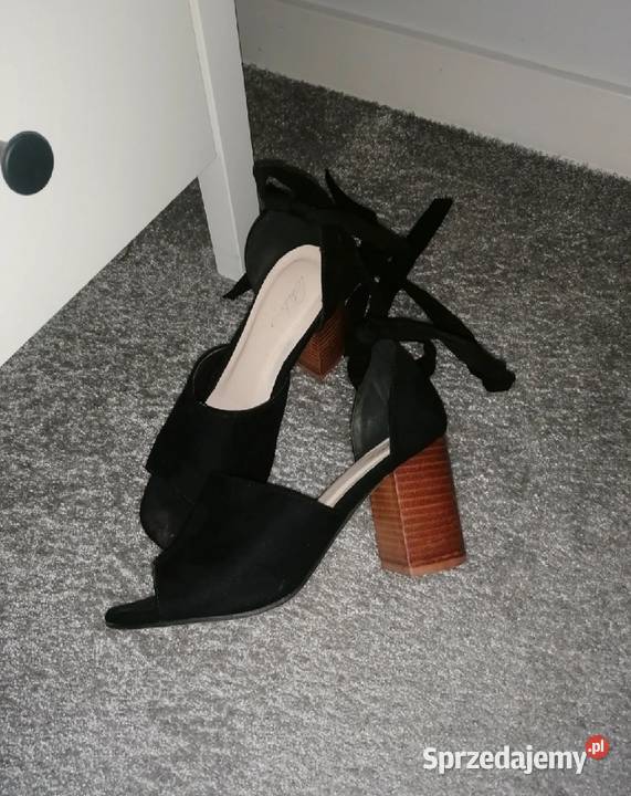 sandały zamsz wiązane na kostce rozmiar 37 czarny Lublin