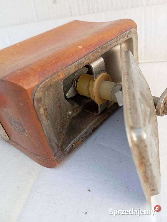 MŁYNEK RĘCZNY ZMPT CZĘSTOCHOWA PRL Niemodlin