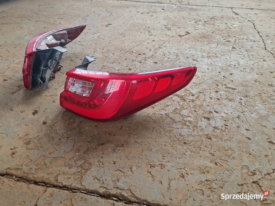 Kia Optima IV kombi lampa prawy tył 92402D4 Lampy tylne Złocieniec sprzedam