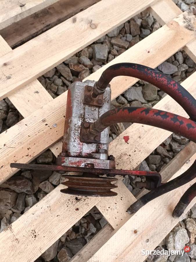Pompa hydrauliczna International Case dwie Bukowie