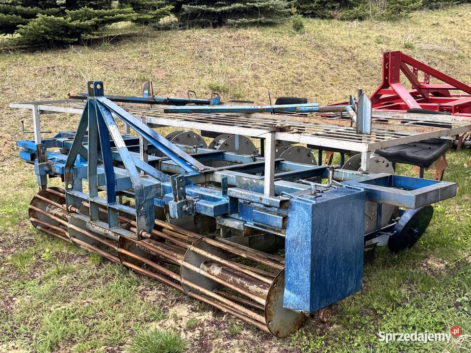 Sadzarka karuzelowa do warzyw tytoniu Perdu 4