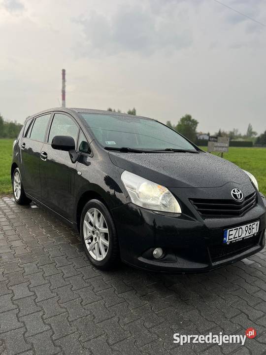 Toyota Verso 18 BenzLpg 7 osobowy hak kamera Verso łódzkie Zduńska Wola sprzedam