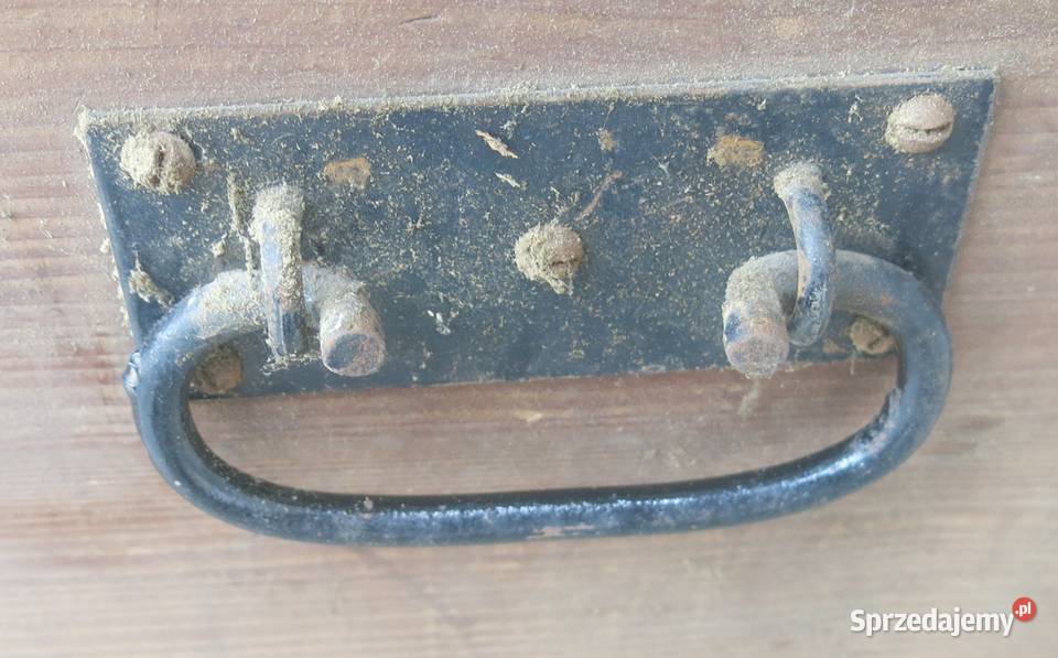 Drewniany kufer zapewne stuletni albo i więcej Kraków