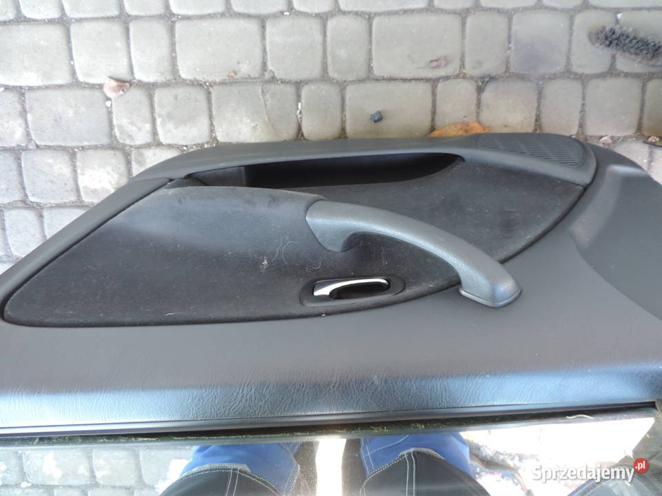 HONDA CIVIC 6 HB DRZWI PRAWE PRZEDNIE NH614M