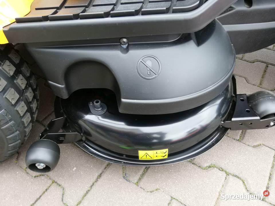 Traktor ogrodowy z zamiatarką firm Stiga 7102W Kobiele Wielkie