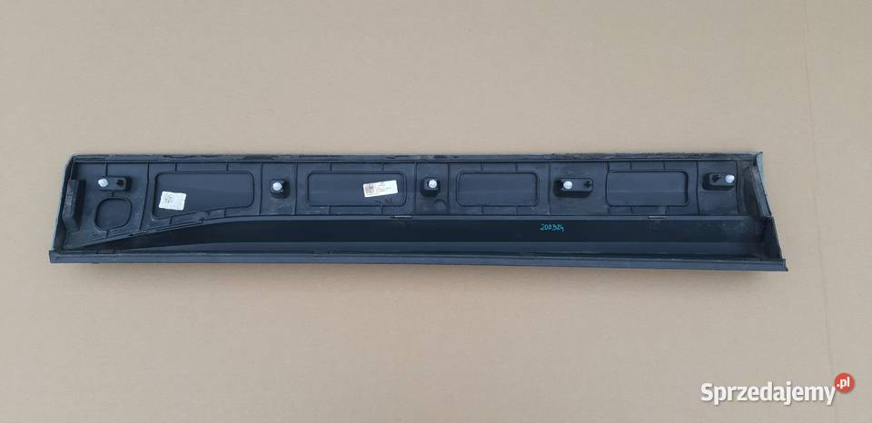 SKODA KAROQ 57A LISTWA DRZWI PRAWY PRZÓD osobowe lubuskie Bieleń