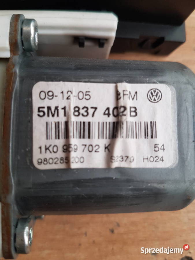 VW GOLF V PLUS TOURAN SILNICZEK SZYBY PRAWY Wyposażenie elektryczne Turek