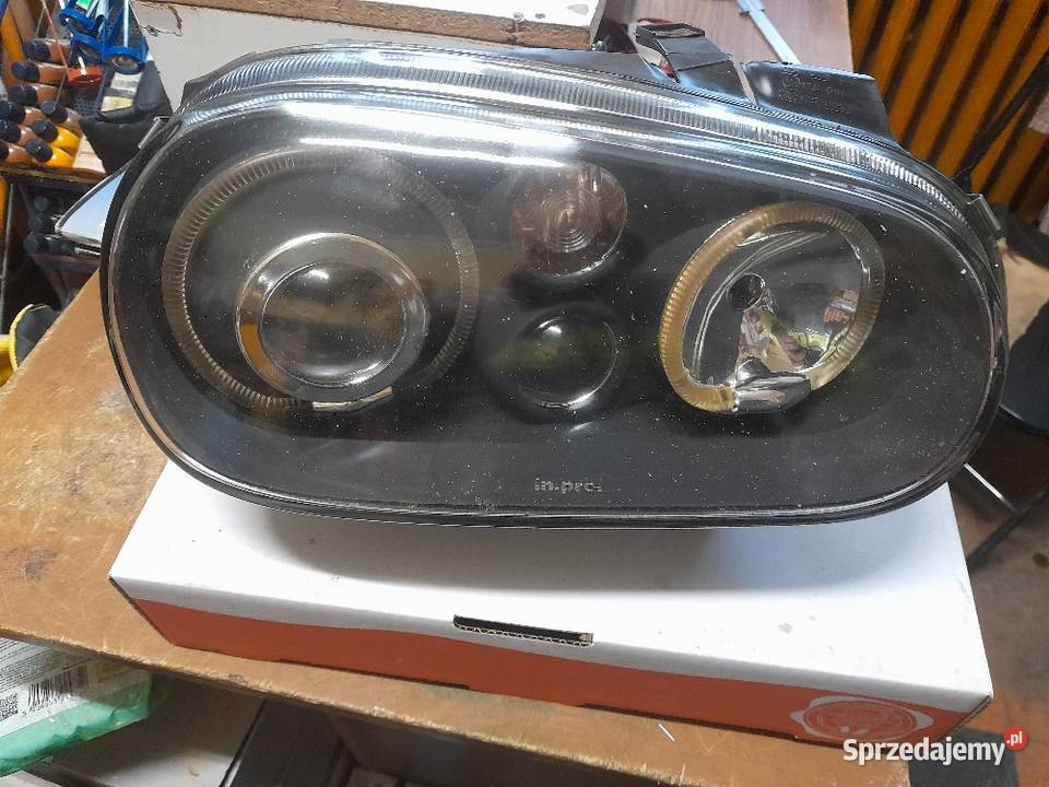 Lampy reflektory przednie ringi golf 4 Częstoborowice sprzedam