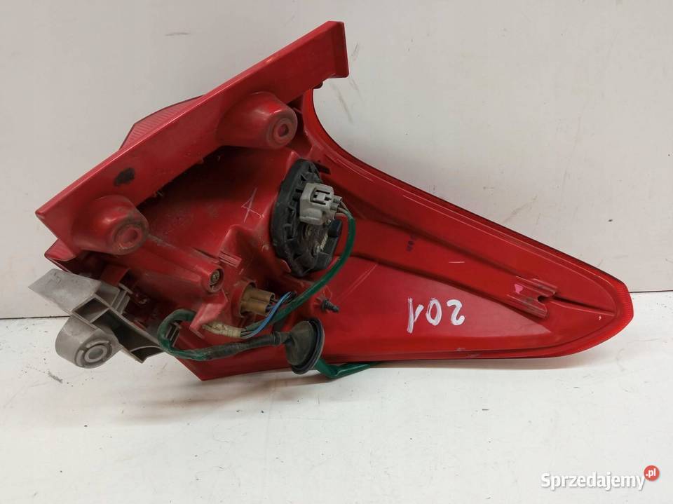 LAMPA TYŁ LEWA EU E18 KOMBI 8155602730 Toyota