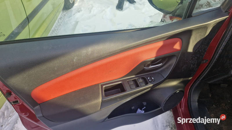 Toyota yaris 72017 15benzyna111 101000 1500cm3 Bochnia sprzedam