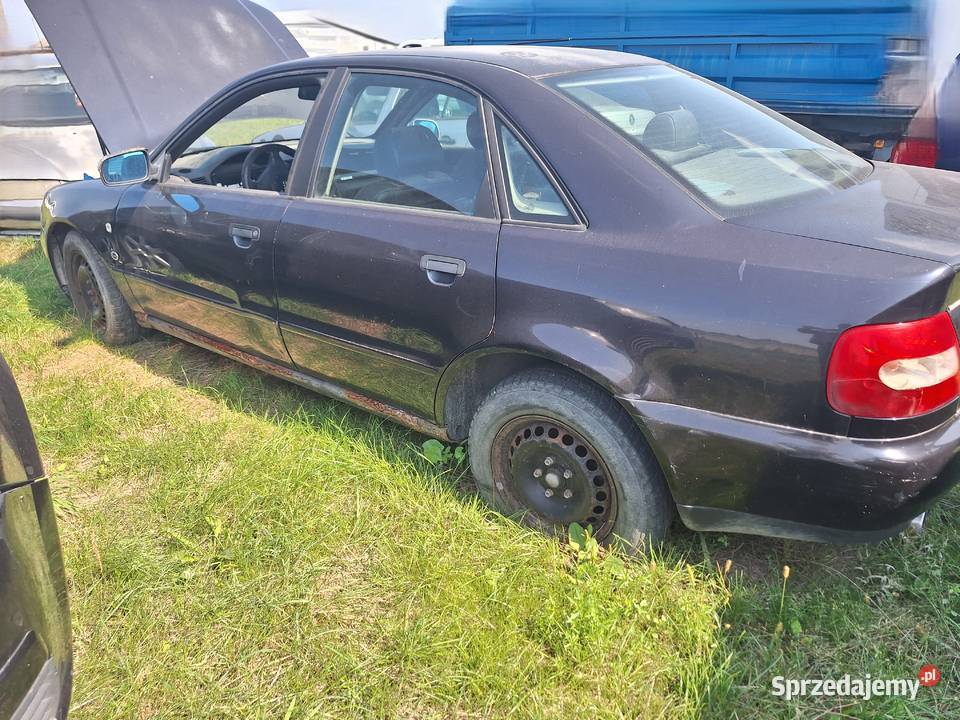 Samochód Audi A4 B5 16B CZĘŚCI lubelskie