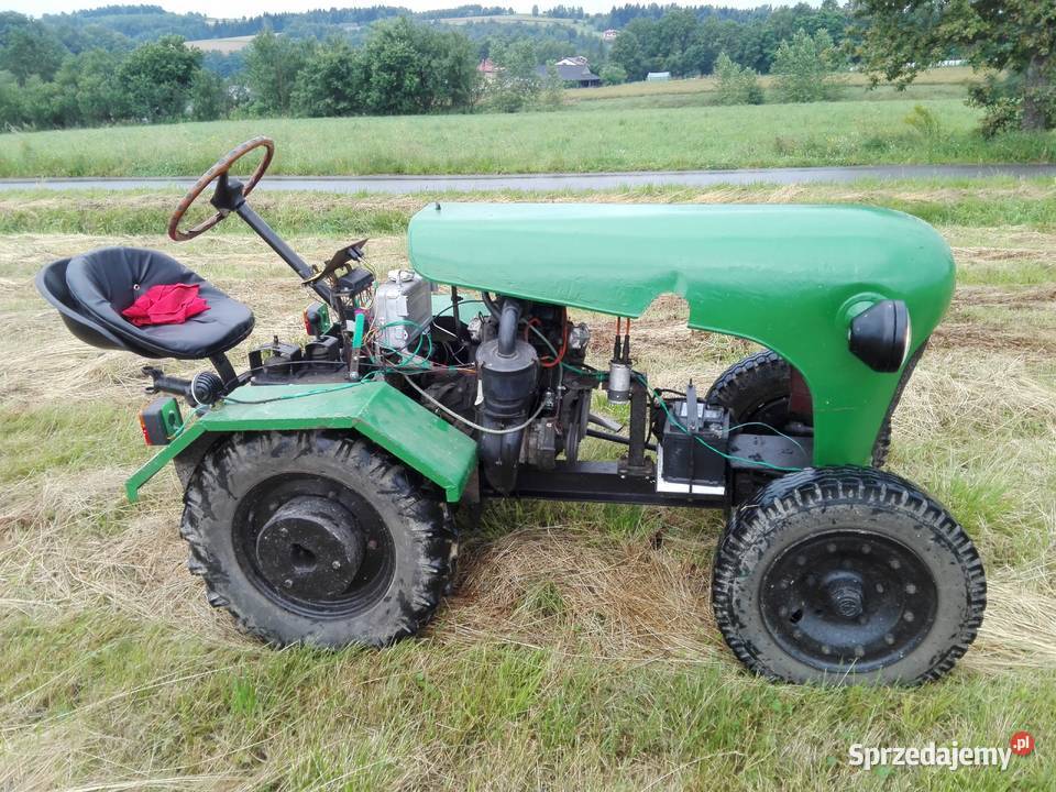 Ciagnik traktorek sam uszkodzony Maszyny rolnicze małopolskie Szerzyny