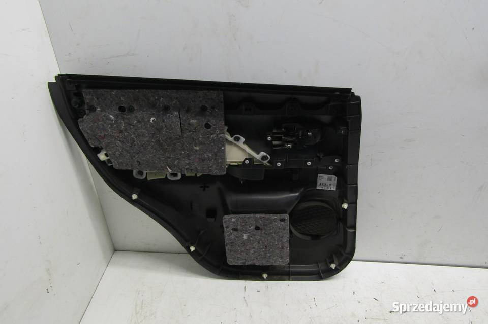 BOCZEK TAPICERKA DRZWI PRAWY TYŁ TYLNA