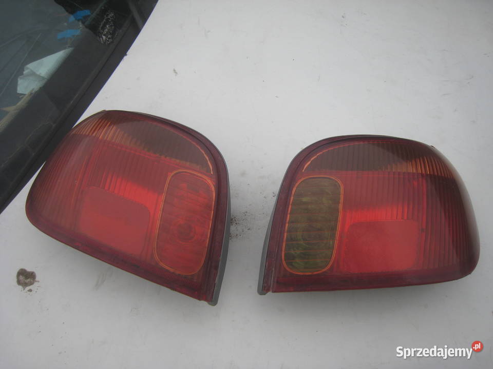 Lampa tylna prawa lewa Toyota Yaris I lift 0307 Kraków sprzedam