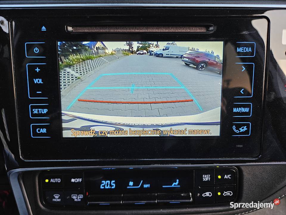 Toyota Auris 2017 16 132 salon Polska przyciemniane szyby Auris Rzeszów