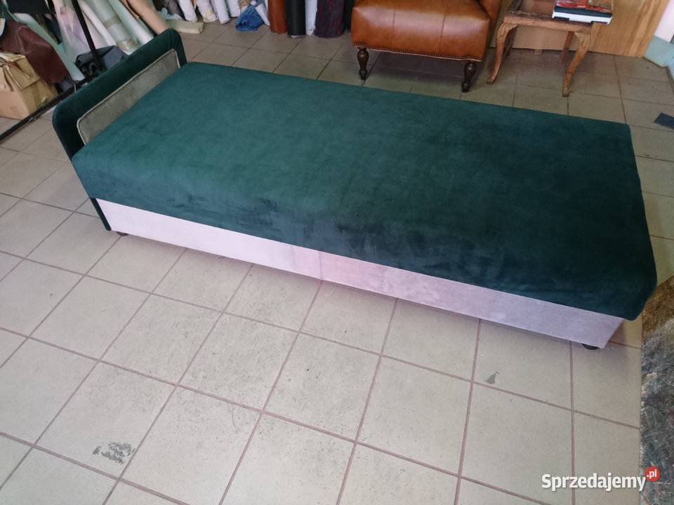 Tapczan NOWY ZIELEŃ BEŻ 86200 powystawowy Łóżka, wersalki i sofy sprzedam