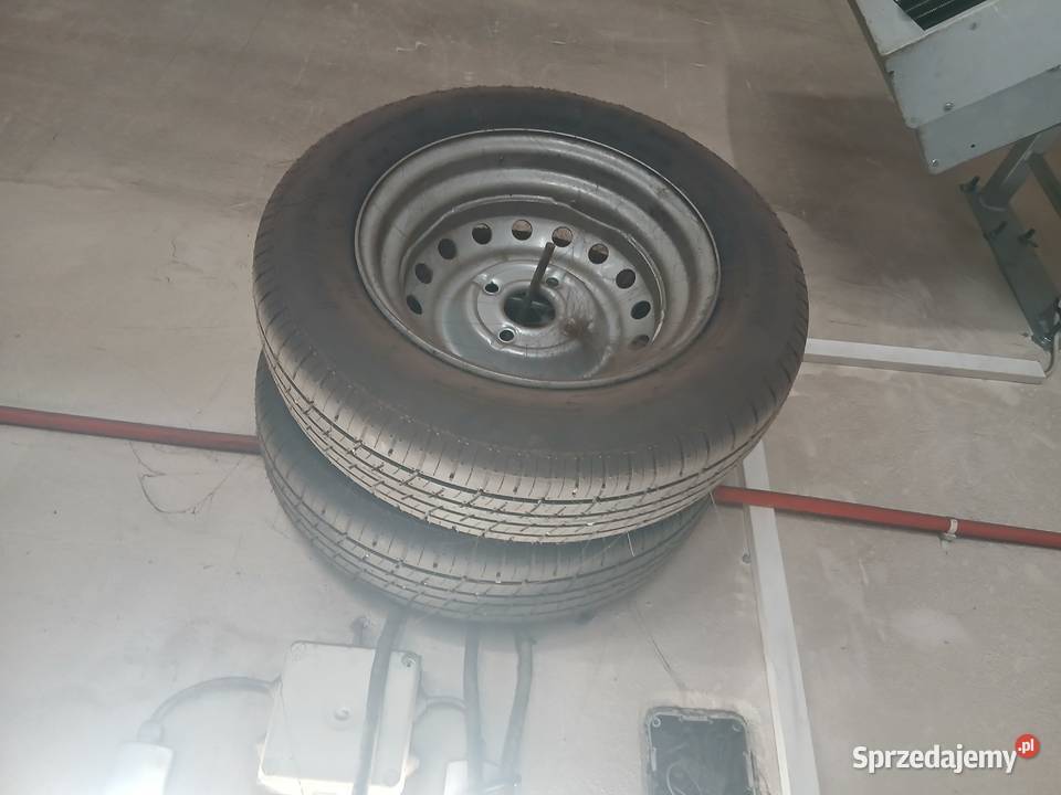 Os do przyczepki z kolami burtowe Rybna