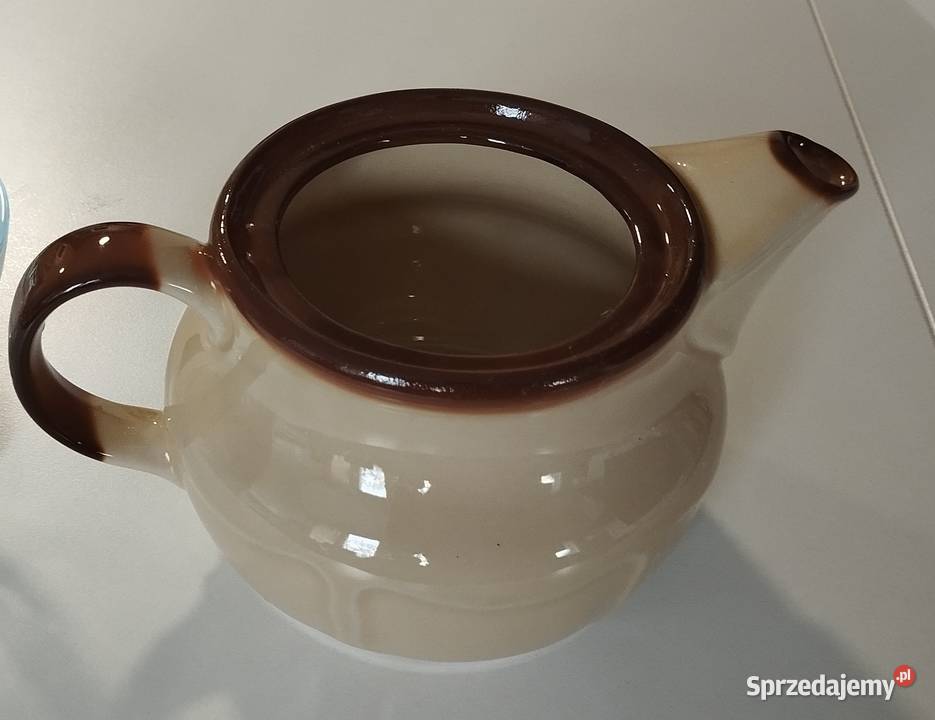 dzbanek z ZPS w Pruszkowie Kolor jasny brąz z Porcelana i szkło Warszawa