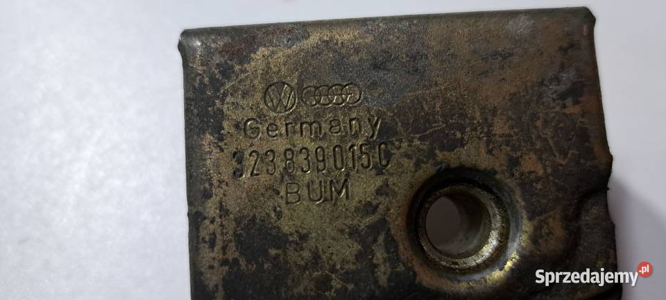 Zamek drzwi lewy VW Passat B1 B2 Golf II Jetta osobowe Luzino