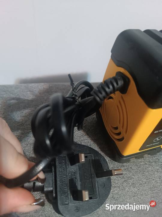 Prostownik automatyczny HAUSPROFI 12V24V Częstochowa sprzedam