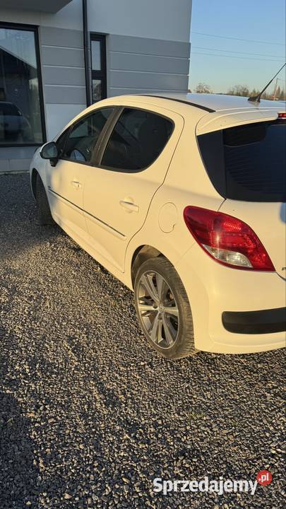Peugeot 207 16 hdi 90 2010 wersja 99g biały 5
